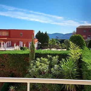 Lit 2 Personnes Dans Du Logeur Séjour chez l'habitant