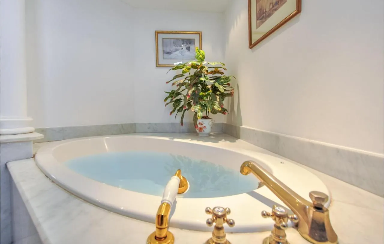 5 Bedroom Gorgeous Home In Mandelieu-La-Napoule Holiday home
