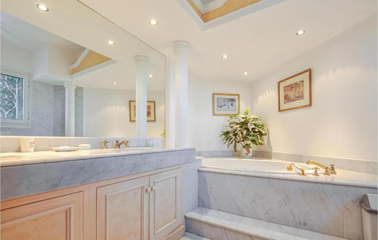 Holiday home 5 Bedroom Gorgeous Home In Mandelieu-La-Napoule