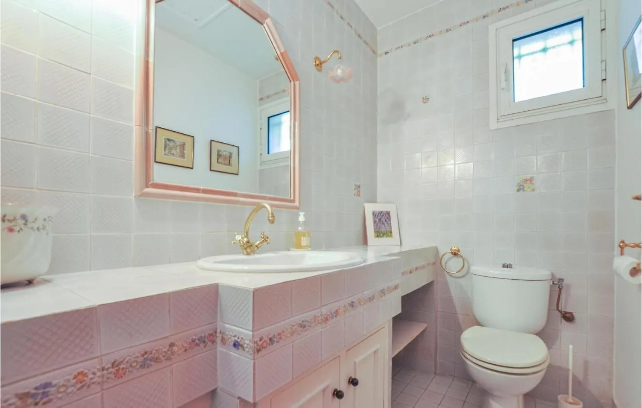 5 Bedroom Gorgeous Home In Mandelieu-La-Napoule